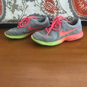 Girls Nike Shoes - US 4Y